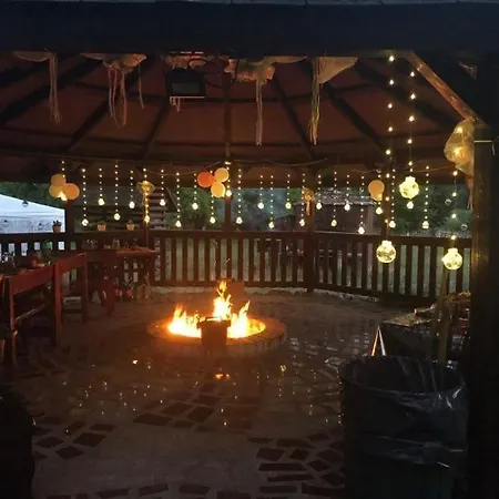Nad Zalewem -pensjonat, 3* Dzibice