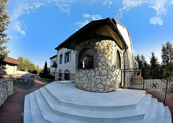 Nad Zalewem -pensjonat, בית הארחה Dzibice