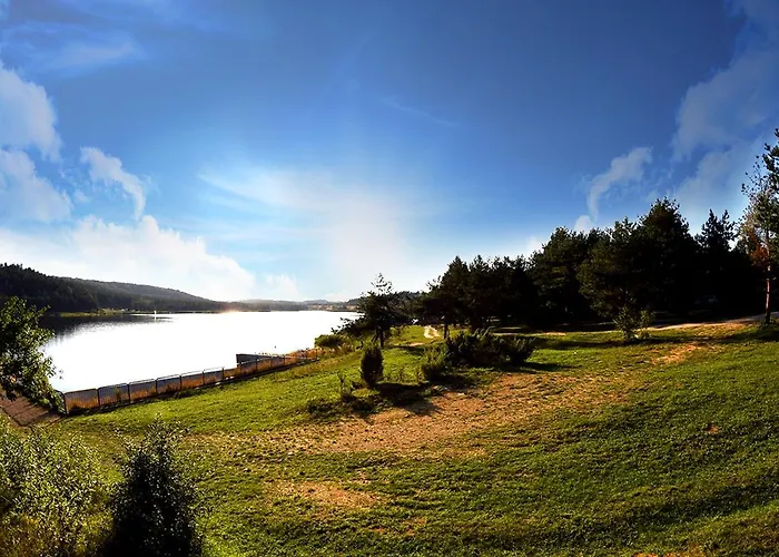 Nad Zalewem -pensjonat, בית הארחה