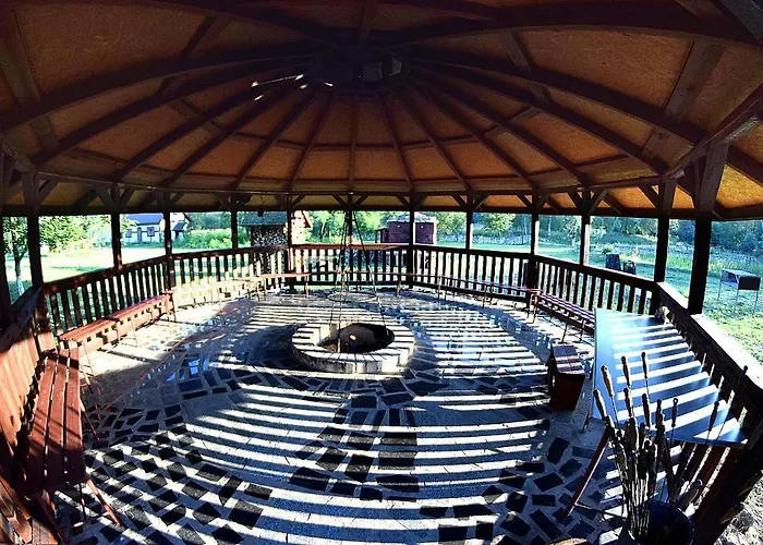 Nad Zalewem -pensjonat, בית הארחה