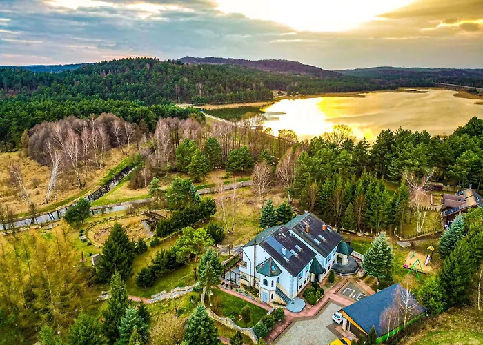 Nad Zalewem -pensjonat, 게스트하우스 3*